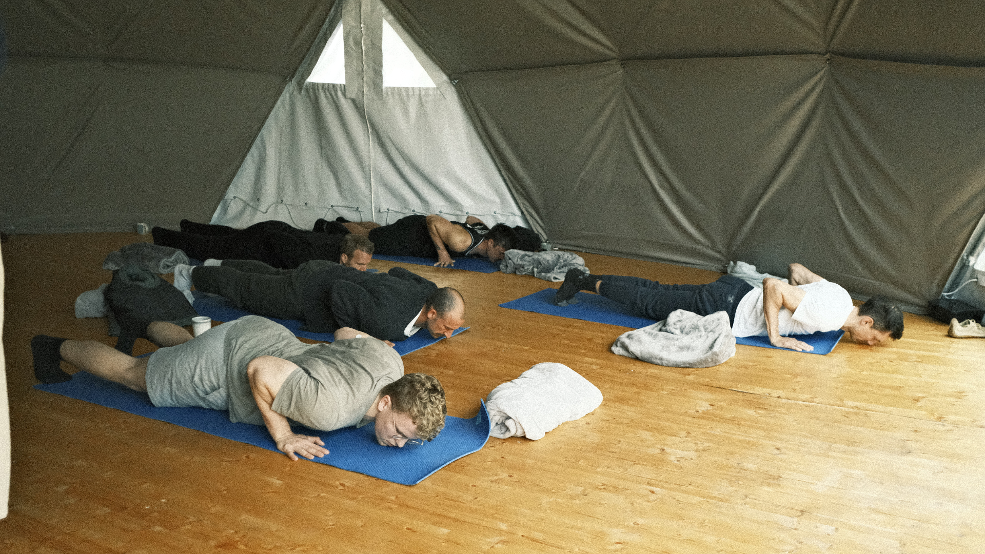 Yoga- und Körperarbeit im Dome